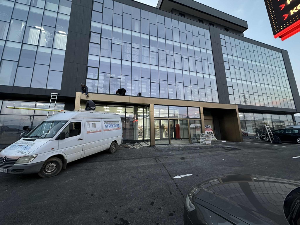 e6cc379e-4301-4bc8-bf44-1b73ff4ebd77